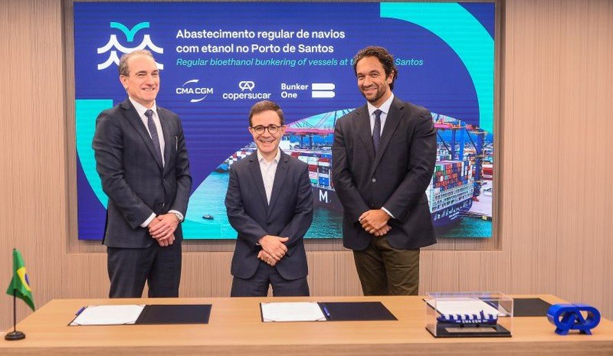 Etanol entra na rotina de abastecimento de navios em Santos