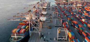 Automação portuária avança, mas operação mista trava escala